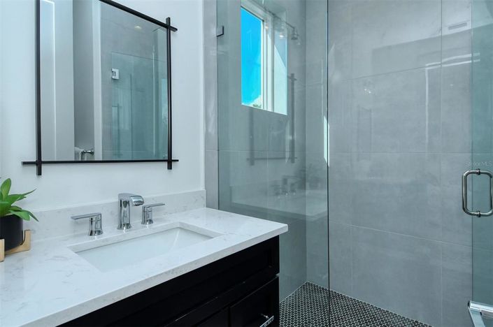 Image No.33-7 Bed Property for sale