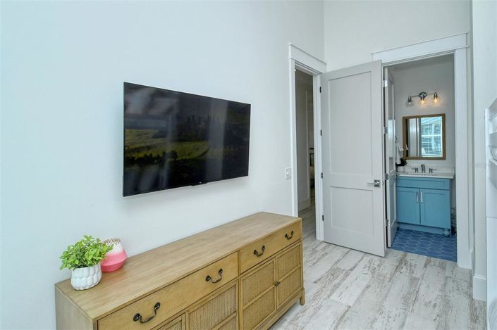 Image No.57-7 Bed Property for sale