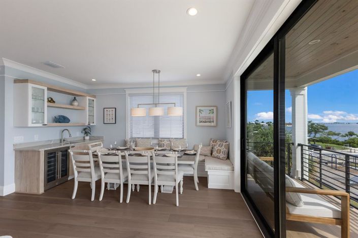 Image No.16-6 Bed Property for sale