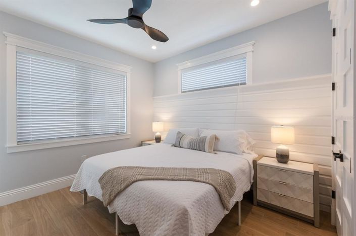 Image No.26-6 Bed Property for sale