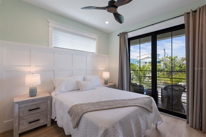 Image No.29-6 Bed Property for sale