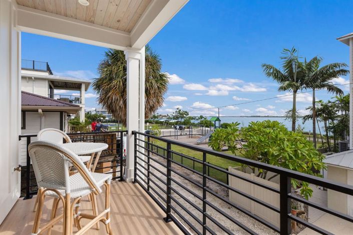 Image No.32-6 Bed Property for sale