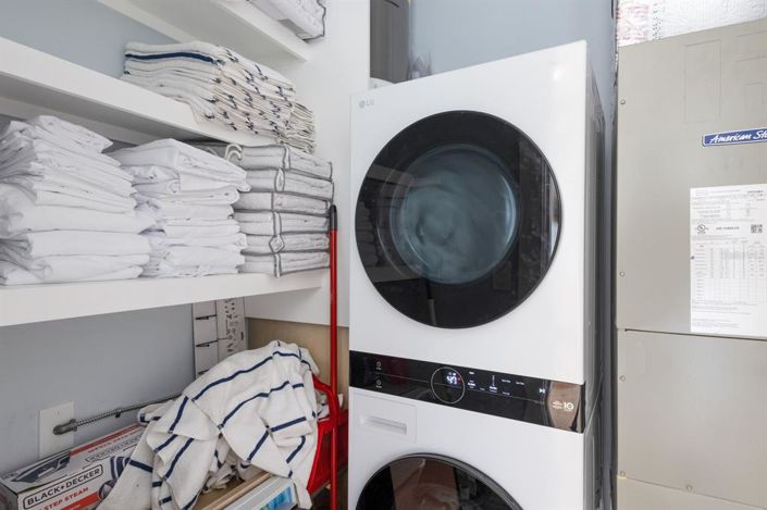 Image No.33-6 Bed Property for sale