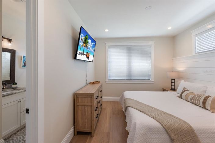 Image No.35-6 Bed Property for sale