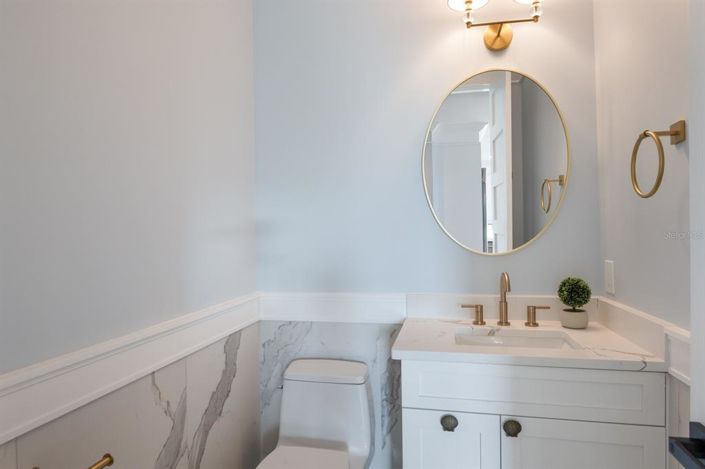 Image No.41-6 Bed Property for sale