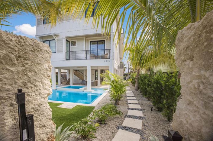 Image No.49-6 Bed Property for sale