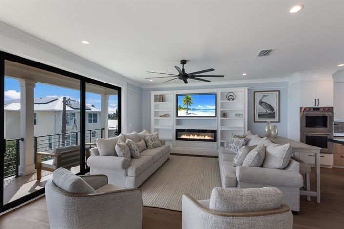 Image No.5-6 Bed Property for sale