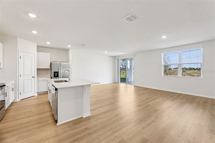 Image No.5-4 Bed Property for sale