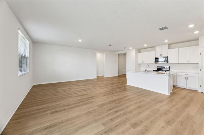 Image No.7-4 Bed Property for sale