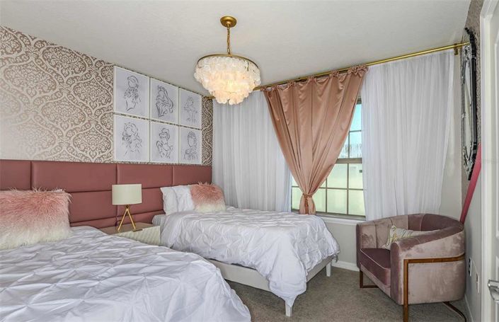 Image No.19-5 Bed Townhouse for sale