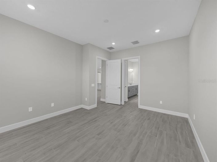 Image No.13-3 Bed Property for sale