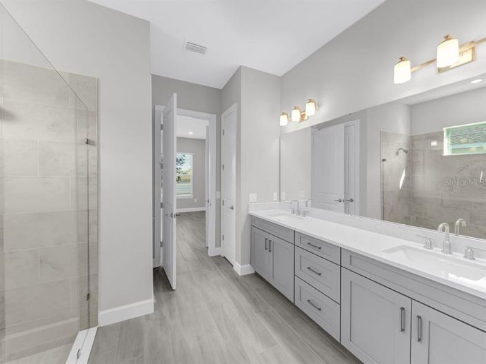 Image No.14-3 Bed Property for sale