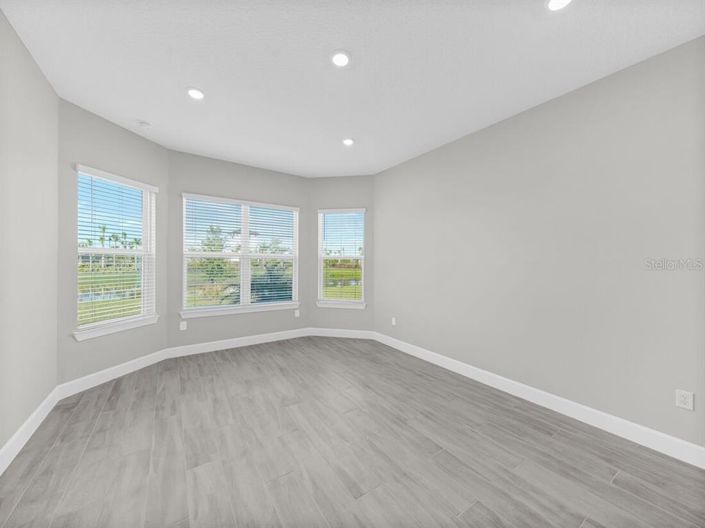 Image No.19-3 Bed Property for sale