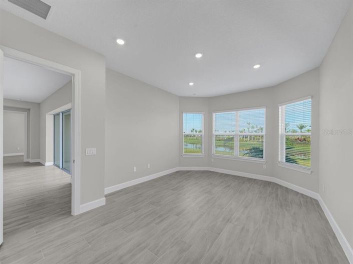 Image No.20-3 Bed Property for sale