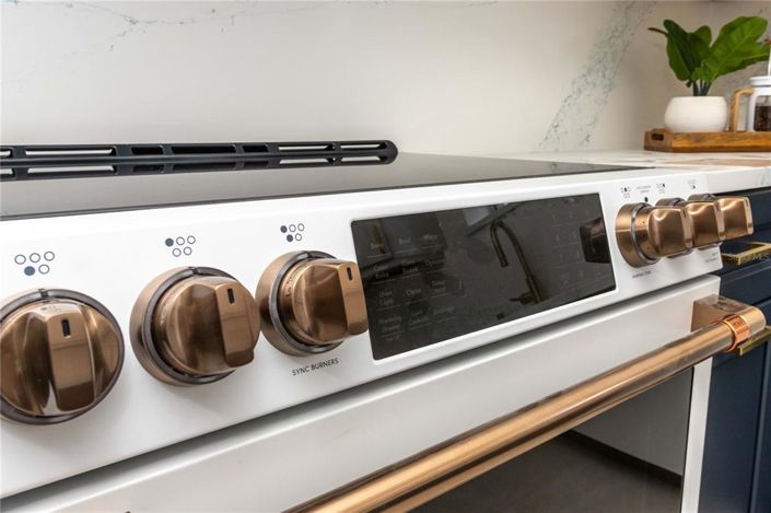 Image No.17-3 Bed Property for sale