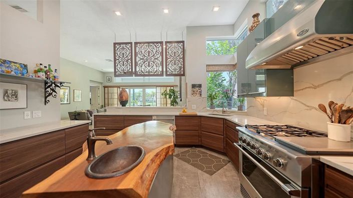 Image No.20-3 Bed Property for sale