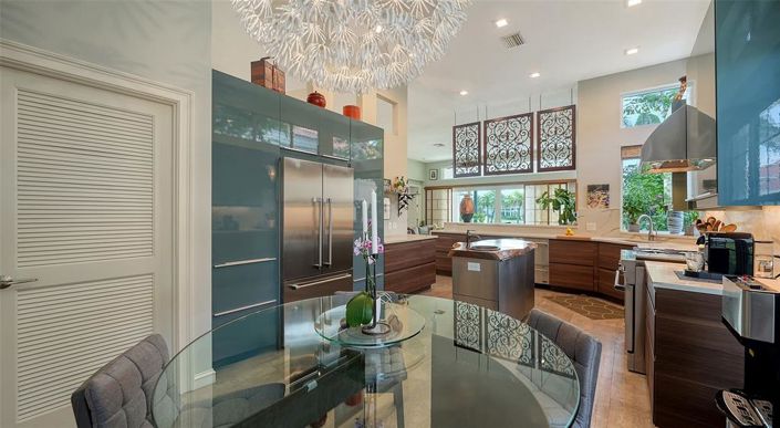 Image No.24-3 Bed Property for sale