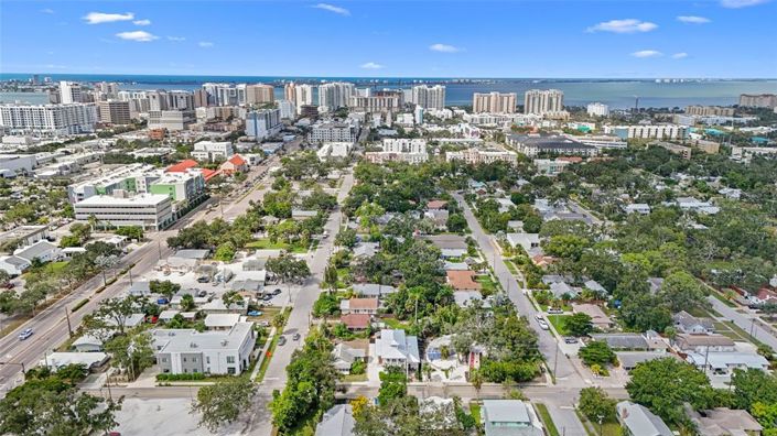 Image No.2-Propriété de 4 chambres à vendre à Sarasota