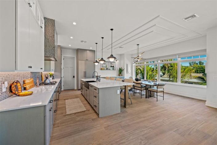 Image No.10-4 Bed Property for sale