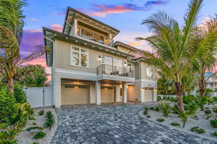 Image No.2-4 Bed Property for sale