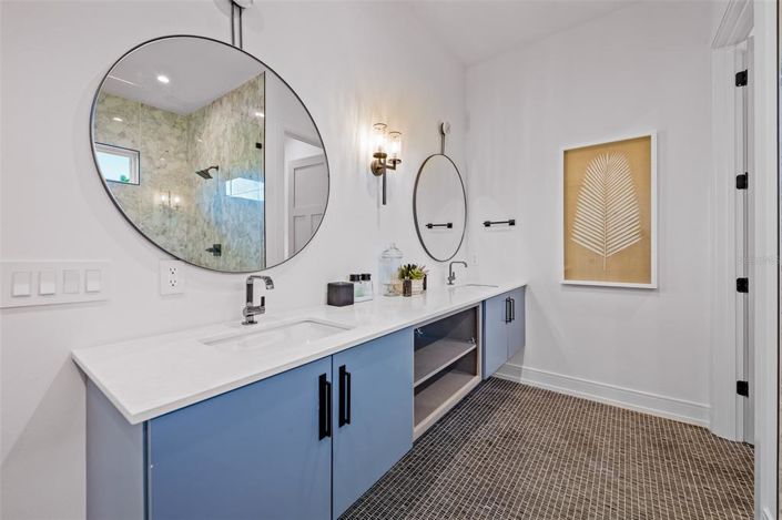 Image No.28-4 Bed Property for sale