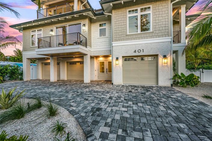 Image No.4-4 Bed Property for sale