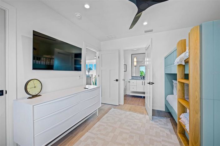 Image No.40-4 Bed Property for sale