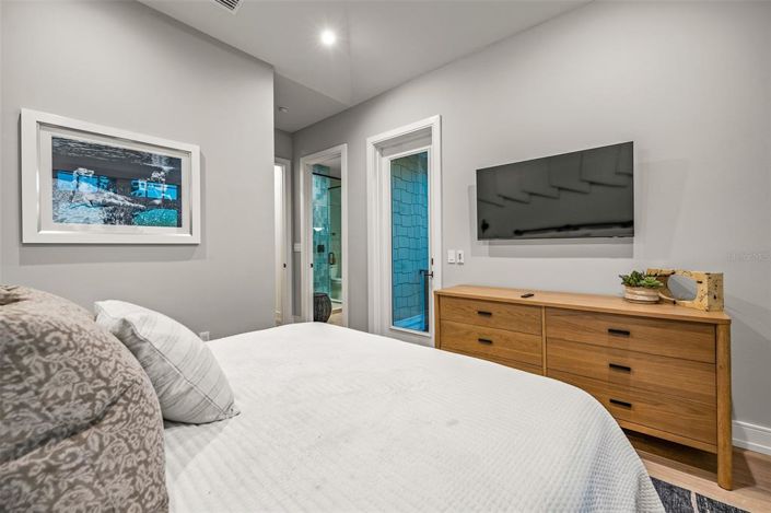 Image No.43-4 Bed Property for sale