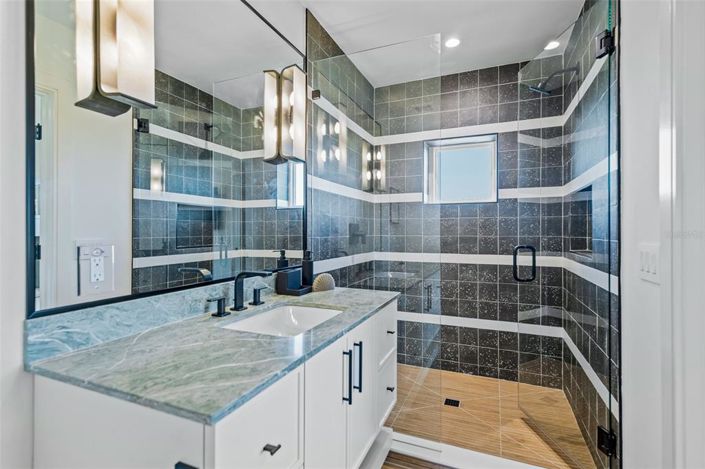 Image No.44-4 Bed Property for sale