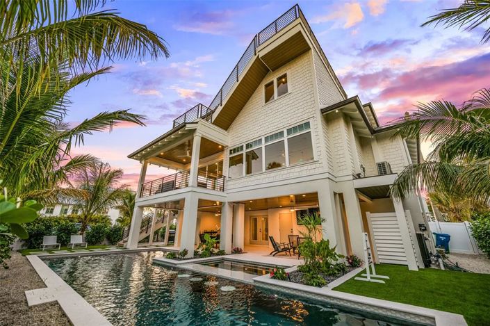 Image No.55-4 Bed Property for sale