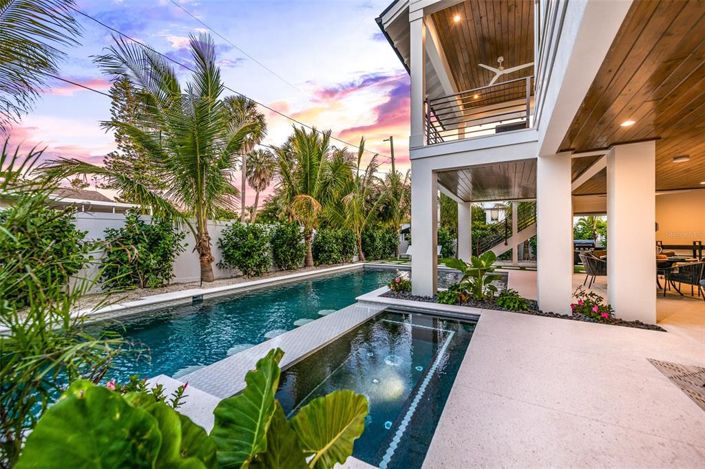 Image No.57-4 Bed Property for sale