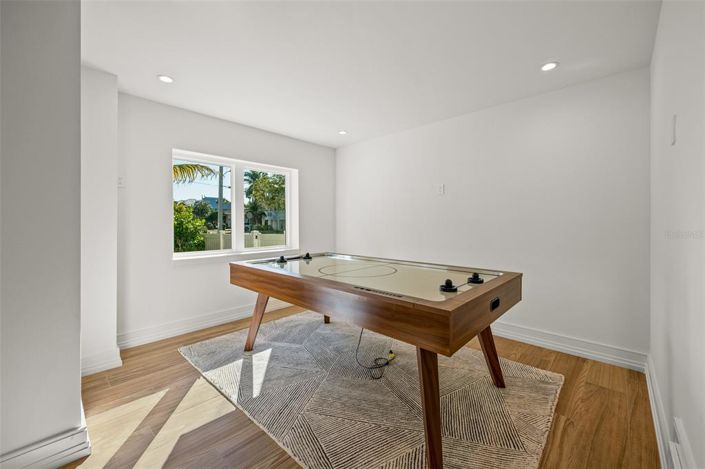 Image No.8-4 Bed Property for sale