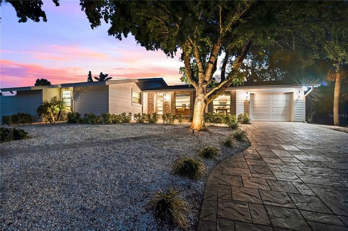 Image No.2-3 Bed Property for sale