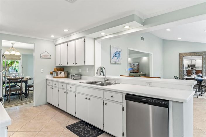 Image No.20-3 Bed Property for sale