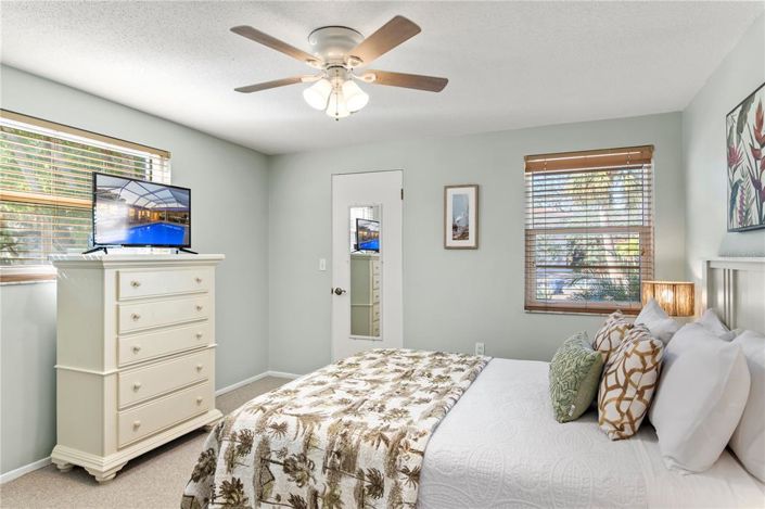 Image No.26-3 Bed Property for sale