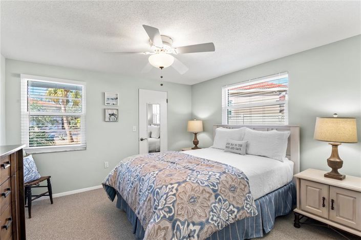 Image No.28-3 Bed Property for sale