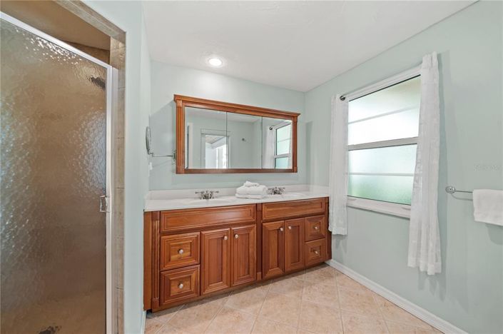 Image No.35-3 Bed Property for sale