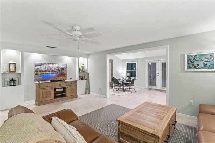 Image No.9-3 Bed Property for sale