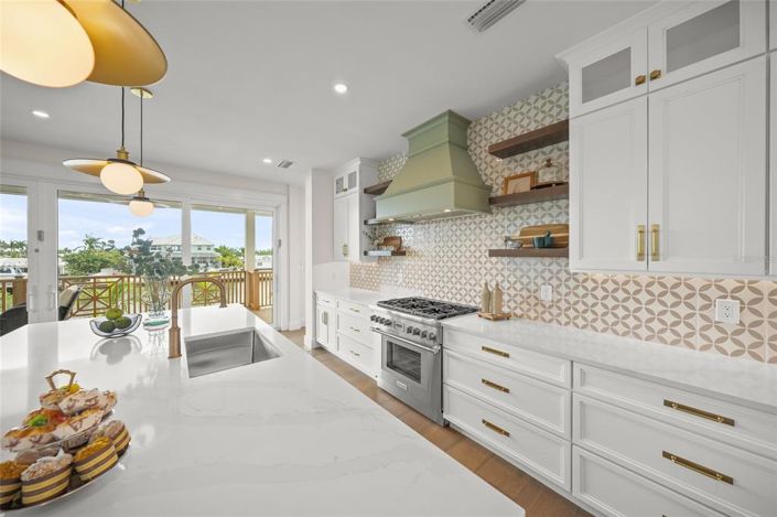 Image No.12-4 Bed Property for sale