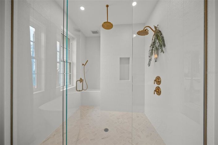 Image No.23-4 Bed Property for sale