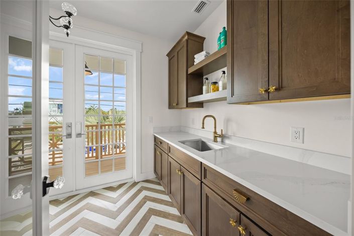 Image No.43-4 Bed Property for sale