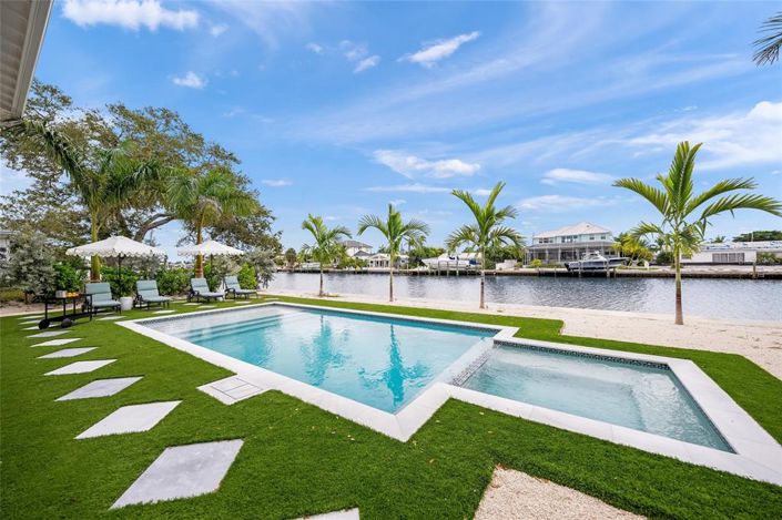 Image No.47-4 Bed Property for sale