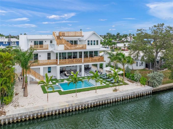 Image No.6-4 Bed Property for sale