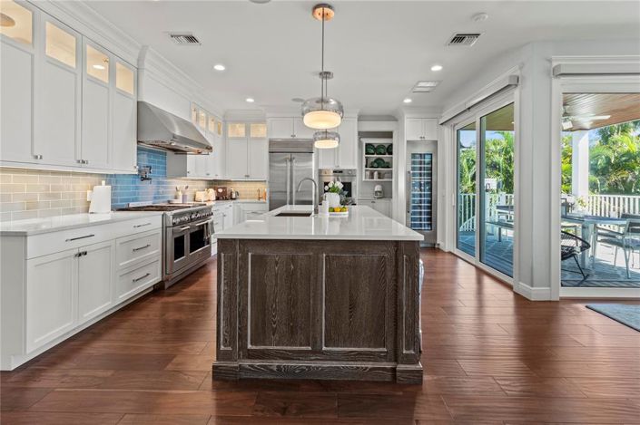 Image No.28-4 Bed Property for sale