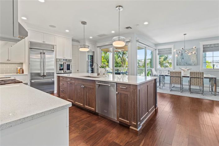 Image No.32-4 Bed Property for sale