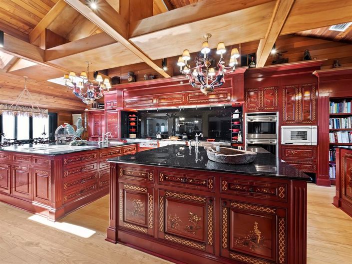 Image No.16-8 Bed Property for sale