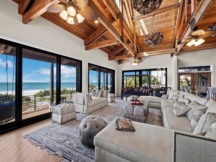 Image No.22-8 Bed Property for sale