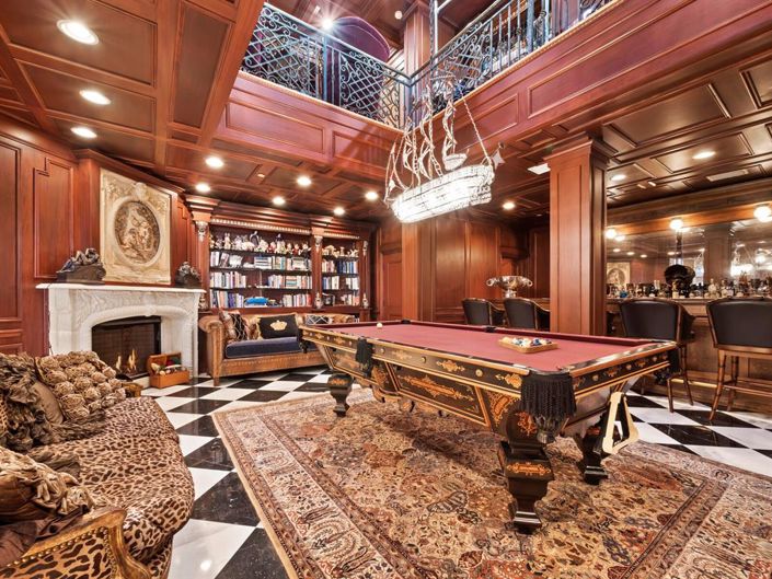 Image No.26-8 Bed Property for sale