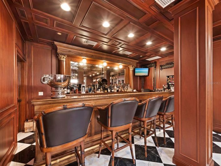 Image No.27-8 Bed Property for sale