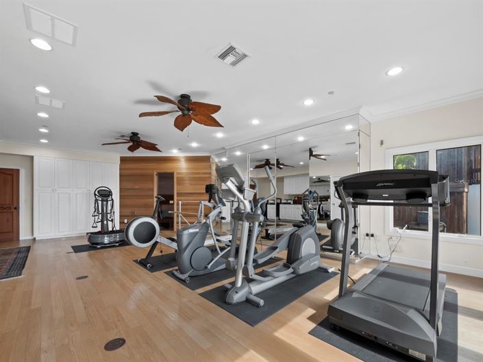 Image No.42-8 Bed Property for sale